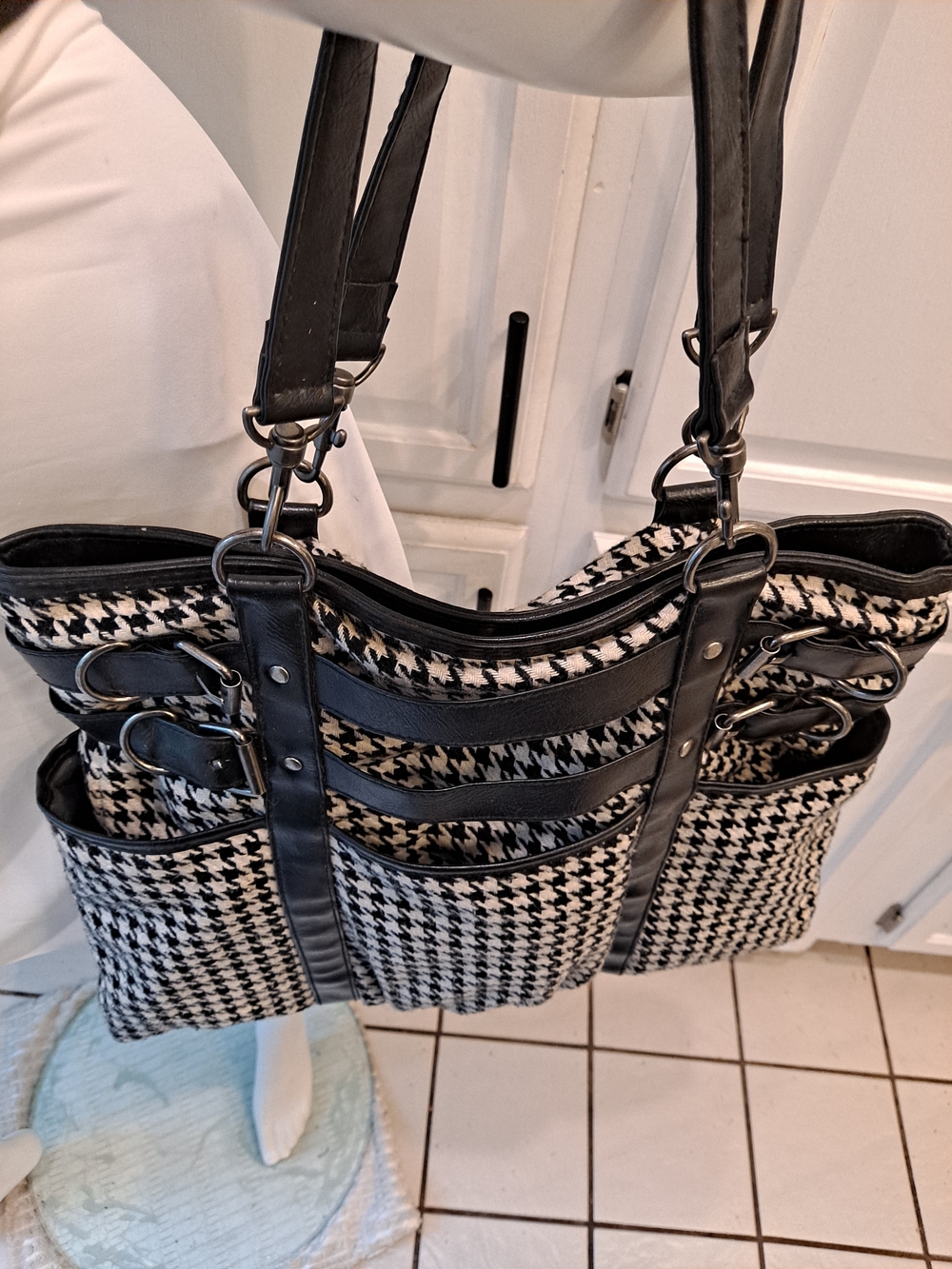 Vintage Y2k Black & White Houndstooth Wool Blend Tote w/Buckle Straps & Pockets - Picture 3 of 12